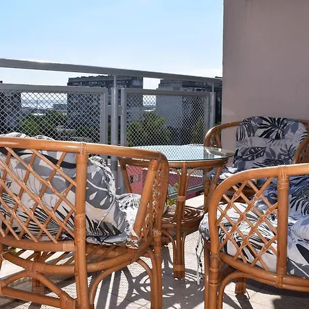 Apartment Sg *